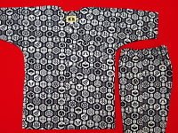 義若オリジナルの子供用鯉口シャツ・ダボシャツ　亀甲小紋（黒系）　上下組セット